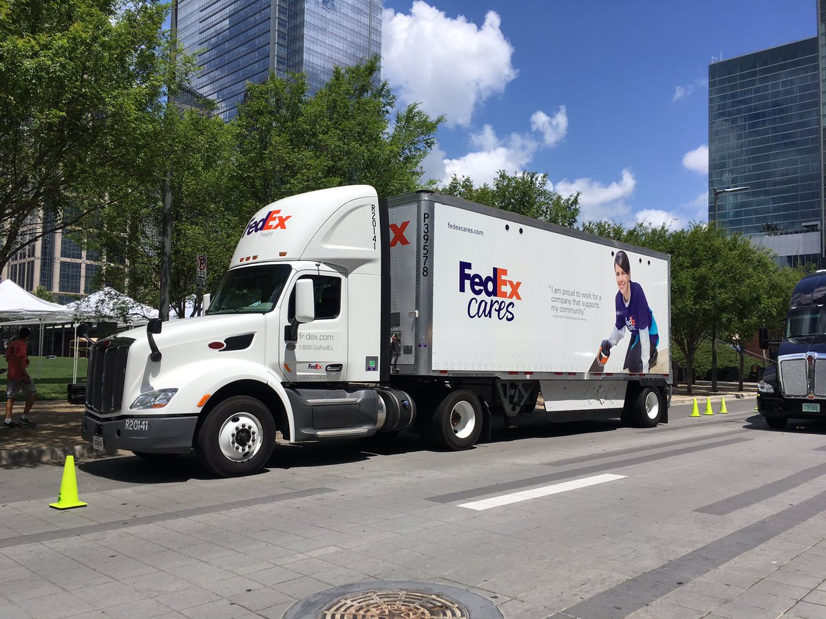 LNSTEMpunks's tweet photo. We're going to keep on truckin' through this @FedEx Challenge!#FedExContest #omgrobots #FRC3966 https://t.co/i2lpIiIJf6