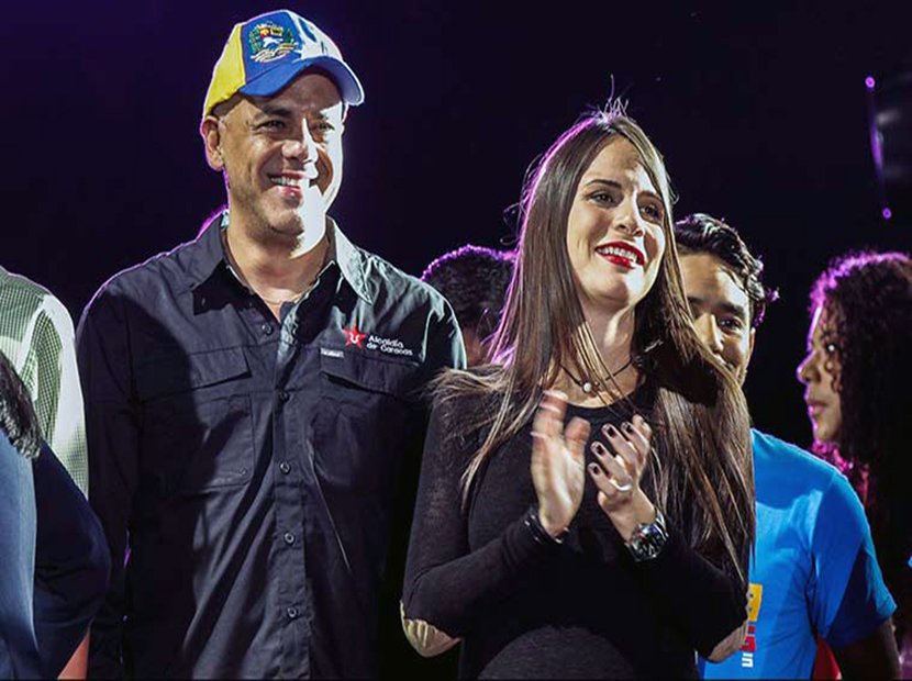 El_Cooperante's tweet image. ¡Toda una enchufada! La novia de Jorge Rodríguez ahora presenta las cadenas (+Foto) ow.ly/oxXZ30b3n6n