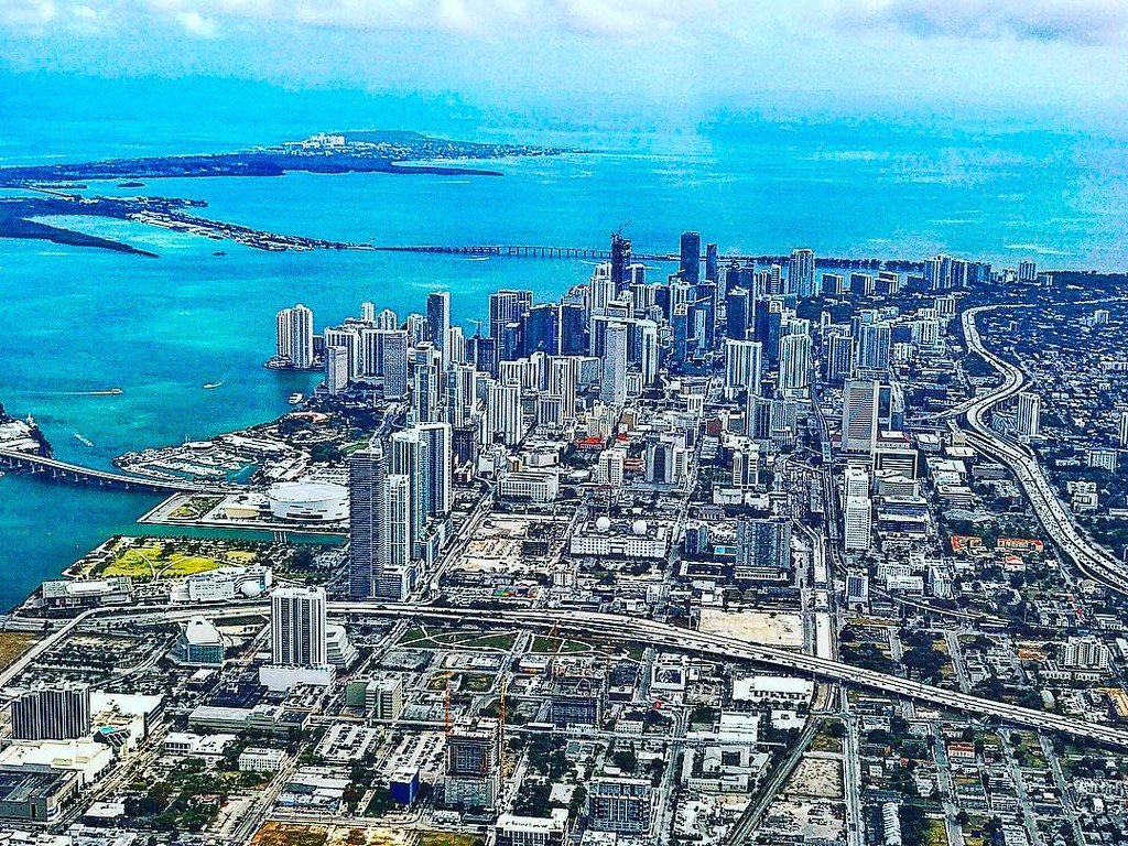 MercaRealEstate's tweet photo. Miami, at Merca Real Estate, we work hard to give you the best real estate experience! We have the best real estate options waiting for you… https://t.co/1SiueboiSv