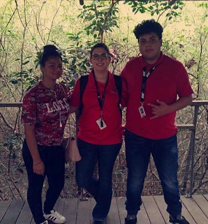 Mariaa_Mendez23's tweet image. @hecke_tara #HMSscience BEST DAY WITH THIS AMAZING TEACHER!!!💙