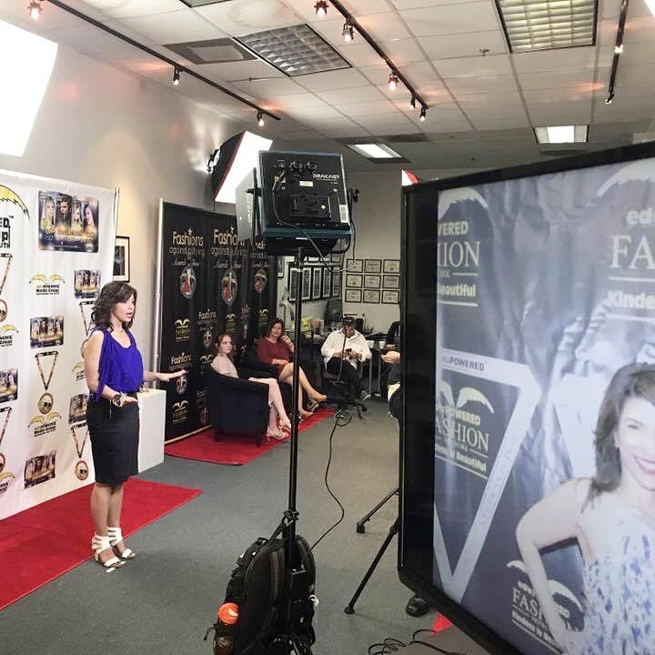 unleighshed's tweet photo. Super fun shoot at the amazing new #edupowered studios in the #southbaygalleria! 🎬🌟🎤 #actress #host #leighrachelfaith #actout #unleighshed https://t.co/ZzNio13yFi