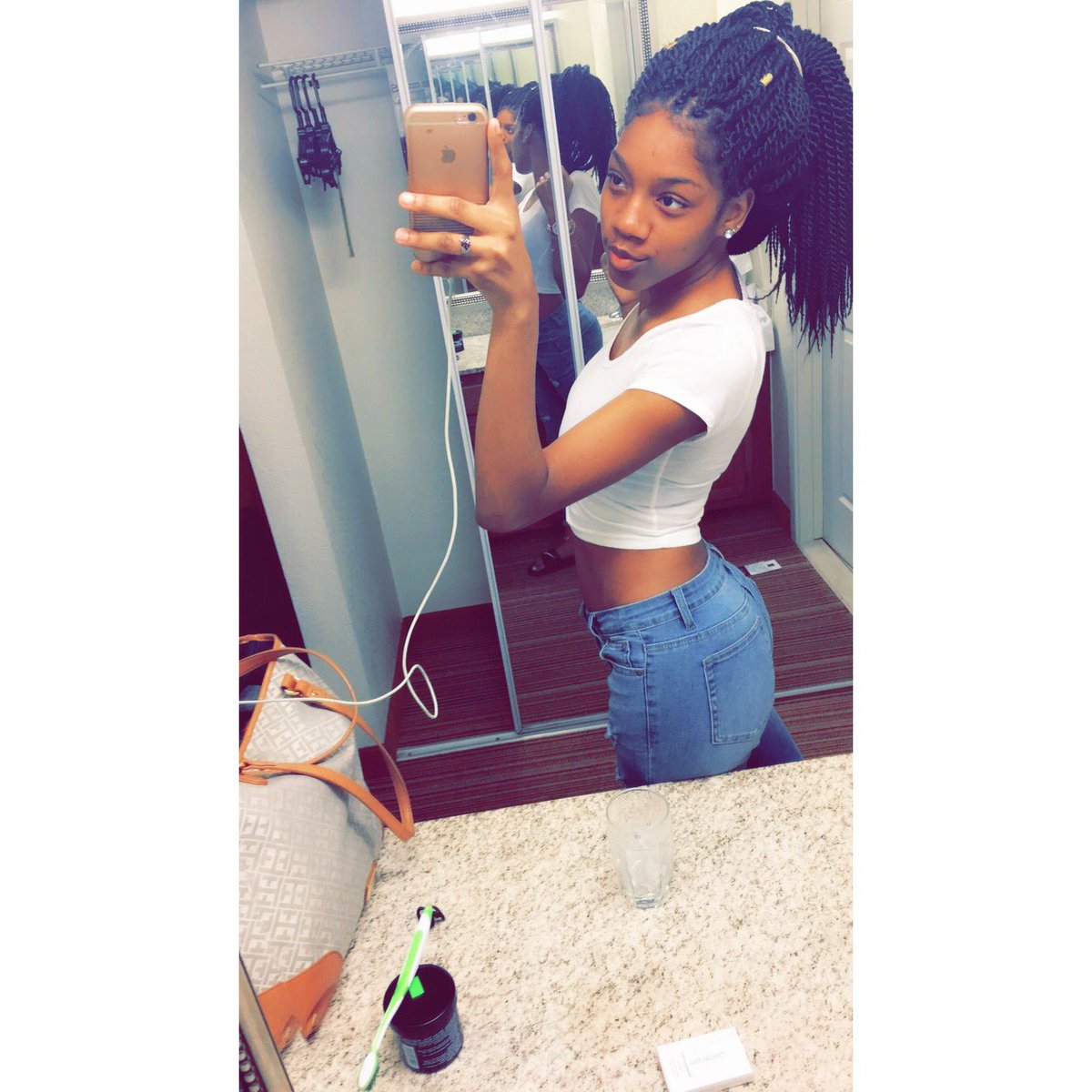 __AdoreMe_'s tweet photo. That's " Healthy Singlationship " Weight. 😛 https://t.co/bESwAVK37q