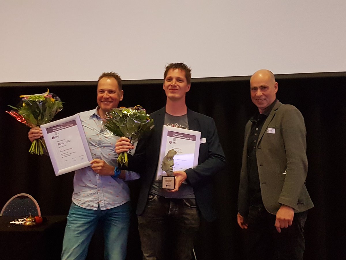 TC-redacteur Job Schepers winnaar van de NNP# Prijs voor de Nieuwsbladjournalistiek, middelpunt van de feestvreugde. Proficiat!