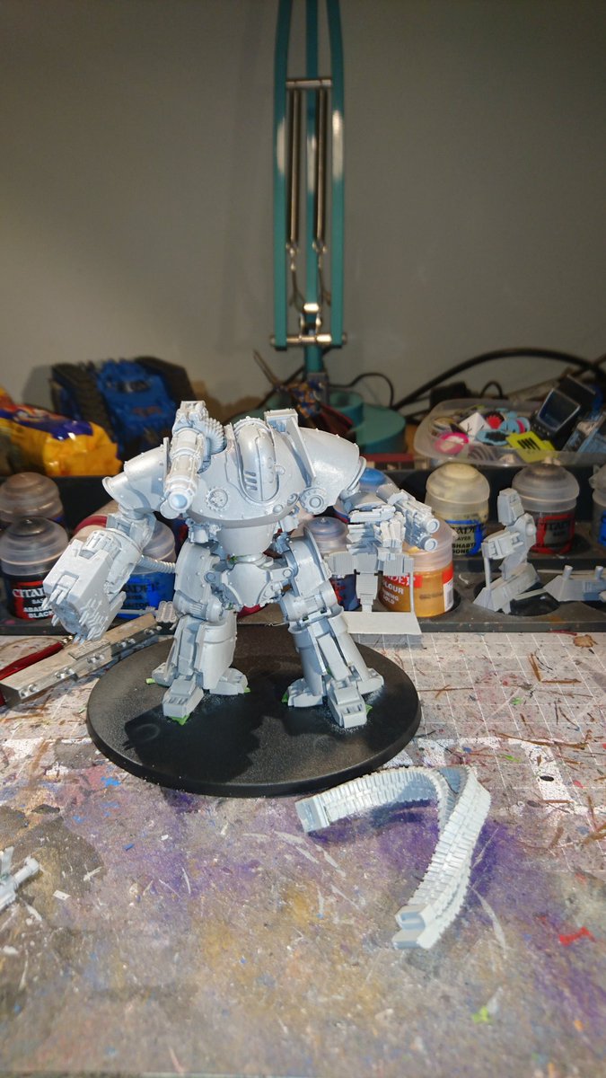 VarcanCluster's tweet photo. #thanatar assembled minus the ammo feed for his left arm... Which will be fun to be around the leg!!! #30k #warmongers https://t.co/4QuuhxJk8D