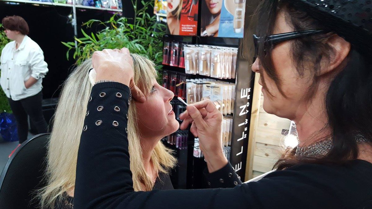 Alain29600's tweet photo. A Groix à @intermarche Contact ambiance à la soirée Ladies Night! Bravo l'équipe de folie! @mousquetairesfr @marisabruco @MathieuDelcourt https://t.co/RMFoOJ0F7x