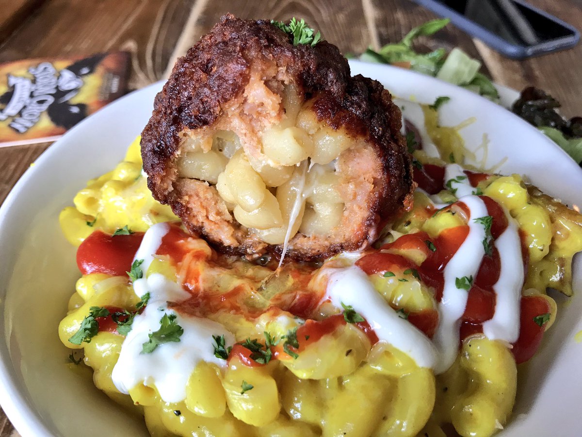 BCfoodieblogger's tweet photo. @stormcrowtavern @vanfoodster #MacChallengeYVR #MotherOfDragons #Mac&Cheese #Surprise in the middle #YVR #YVRFoodie depth in flavors #Dragon https://t.co/INn5Hq0zsV