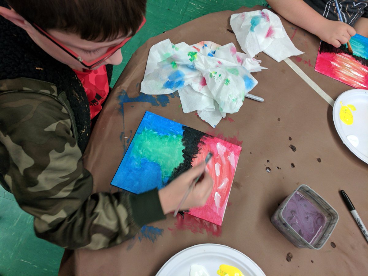 estoverart's tweet photo. Visiting artist Charleen Casbourne instructing painting project for 4th Grade students at Benner Elementary. #BellPride https://t.co/RpIZxI1rdo