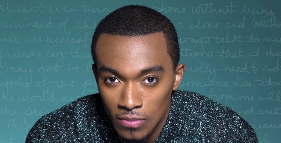 There will be a FREE concert  tom in Keenan/Stanford Chapel at 7pm by Grammy Nominated Gospel Singer Jonathan McReynolds w/<a href="/NDVoicesofFaith/">Voices of Faith</a>