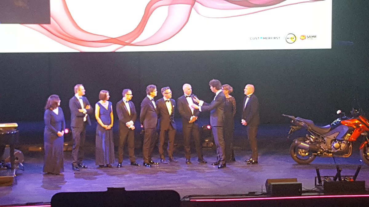 DirkStuip's tweet photo. Gevalletje #loyaliteit.... wie wint? @TPbenelux , @webcarecompany #kenzegoed! https://t.co/6SRDX0Jf0n