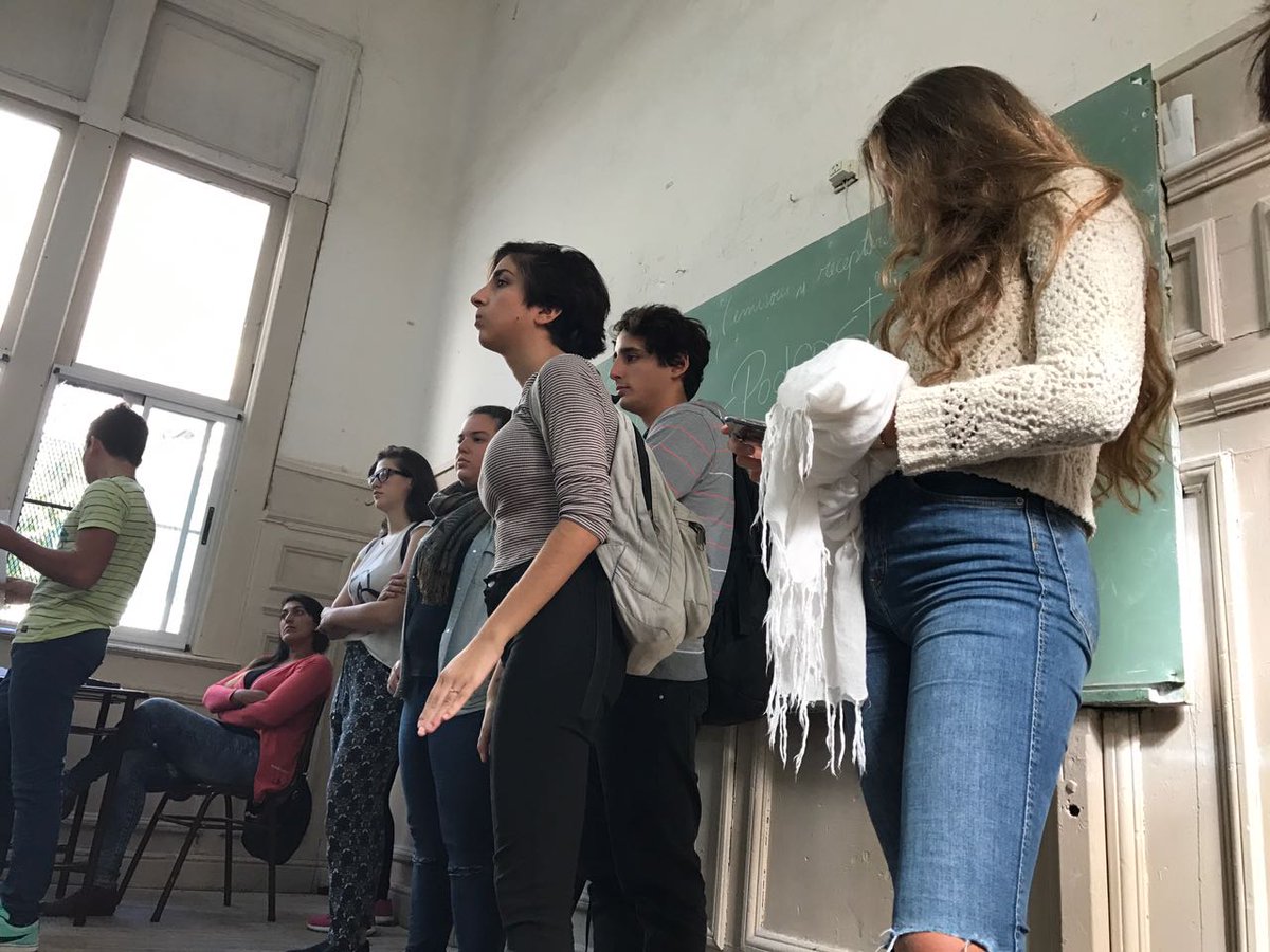 Lista101_'s tweet photo. Gracias a todxs los que escucharon con atención durante la pasada a los salones. Ahora es el turno de ustedes de votar a conciencia! #101 https://t.co/X3MHqH4RUn