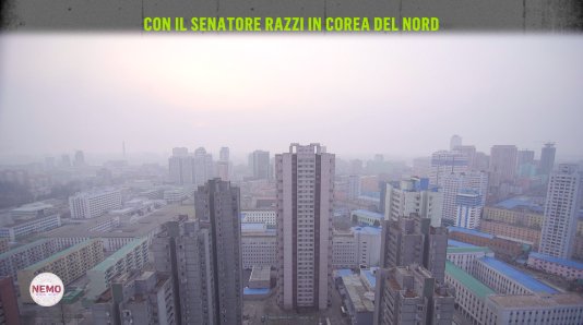 popolosovRai2's tweet photo. “Non c’è internet nelle case. Ma la mattina gli altoparlanti diffondono la musica del risveglio” #NemoRai2 #NordCorea https://t.co/lmTBGxEuo0