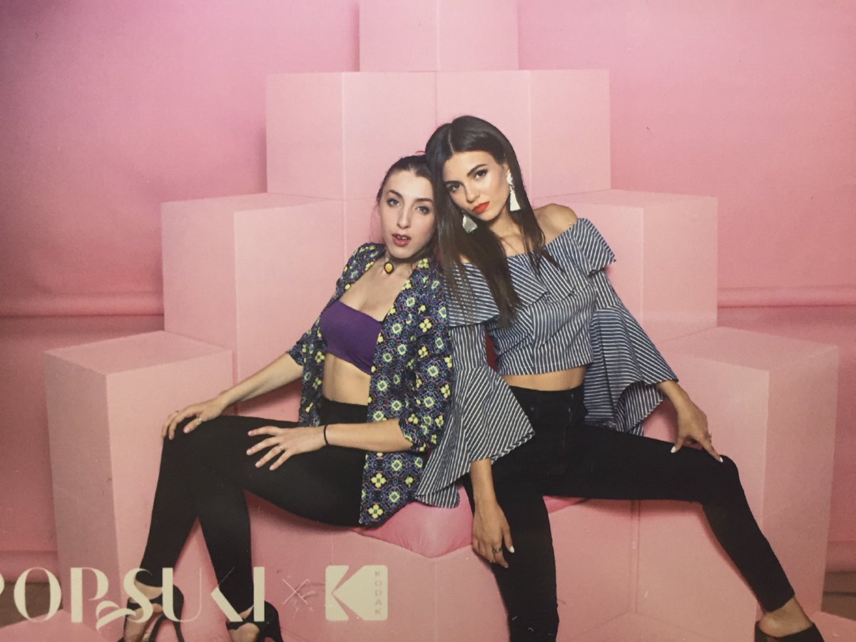 VictoriaJustice's tweet photo. Fun night with this little pinkus @TatiMarieParis 🦄🍬💞 https://t.co/c22ofwNZbm