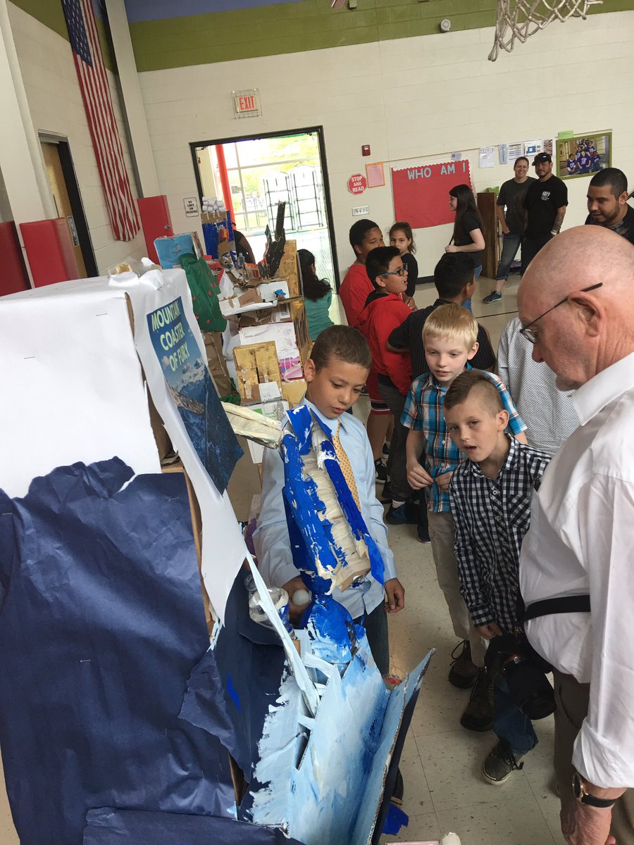JohnJungmann's tweet photo. Peter Herschend of @SDCAttractions taking time to talk w @WellerPanthers 4th graders about their roller coaster designs @officialSPS #SDCpbl https://t.co/NDjTJR15mt