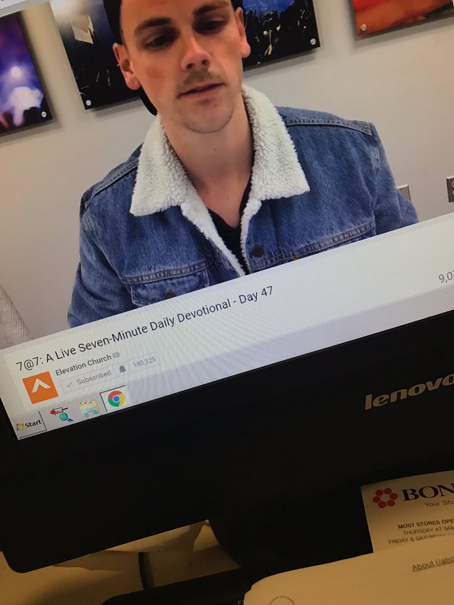 LifeWithAwi's tweet image. Snuck away to get a quick word.  #elevationchurch #devotime #ThirstyThursday 🙌🏽