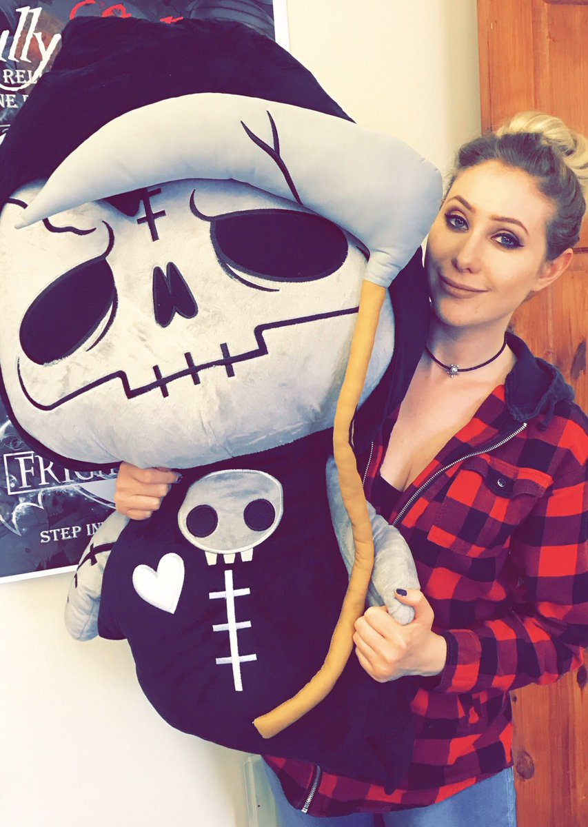 Frightlings's tweet image. Join us at Whitby Goth Weekend  and come and have a cuddle with this bad boy 💀 #Frightlings #grimreaper