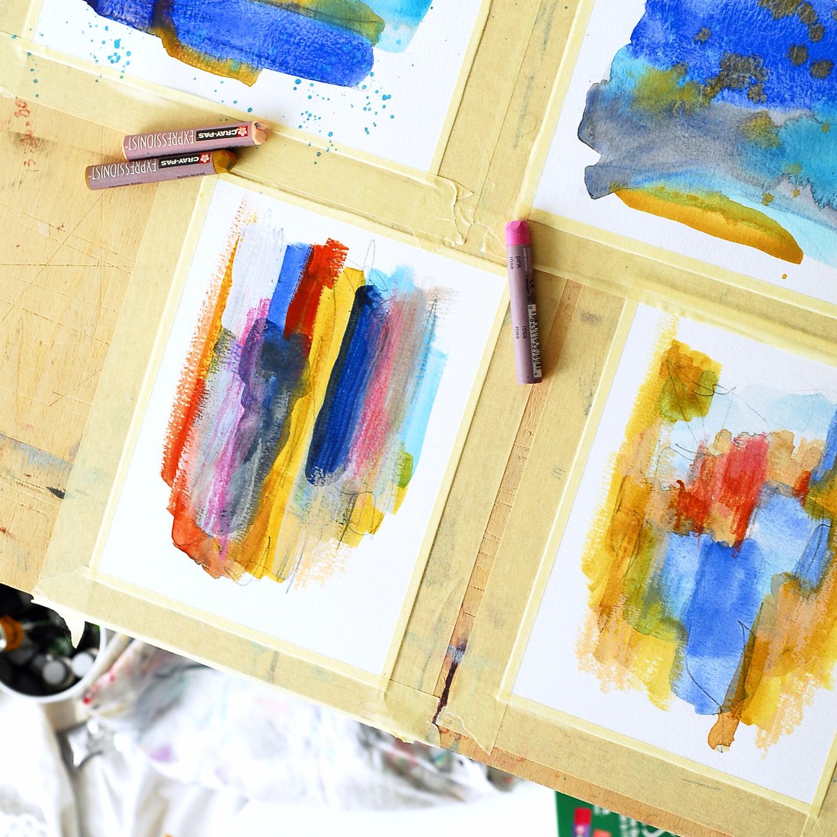nova_brett's tweet photo. This was happening last week 😍 #studioscenes #abstraction #dailyart #artcall #abstracted #abstractpainting #onlineart #artinfo #acolorstory https://t.co/SH2ufhP6Jj
