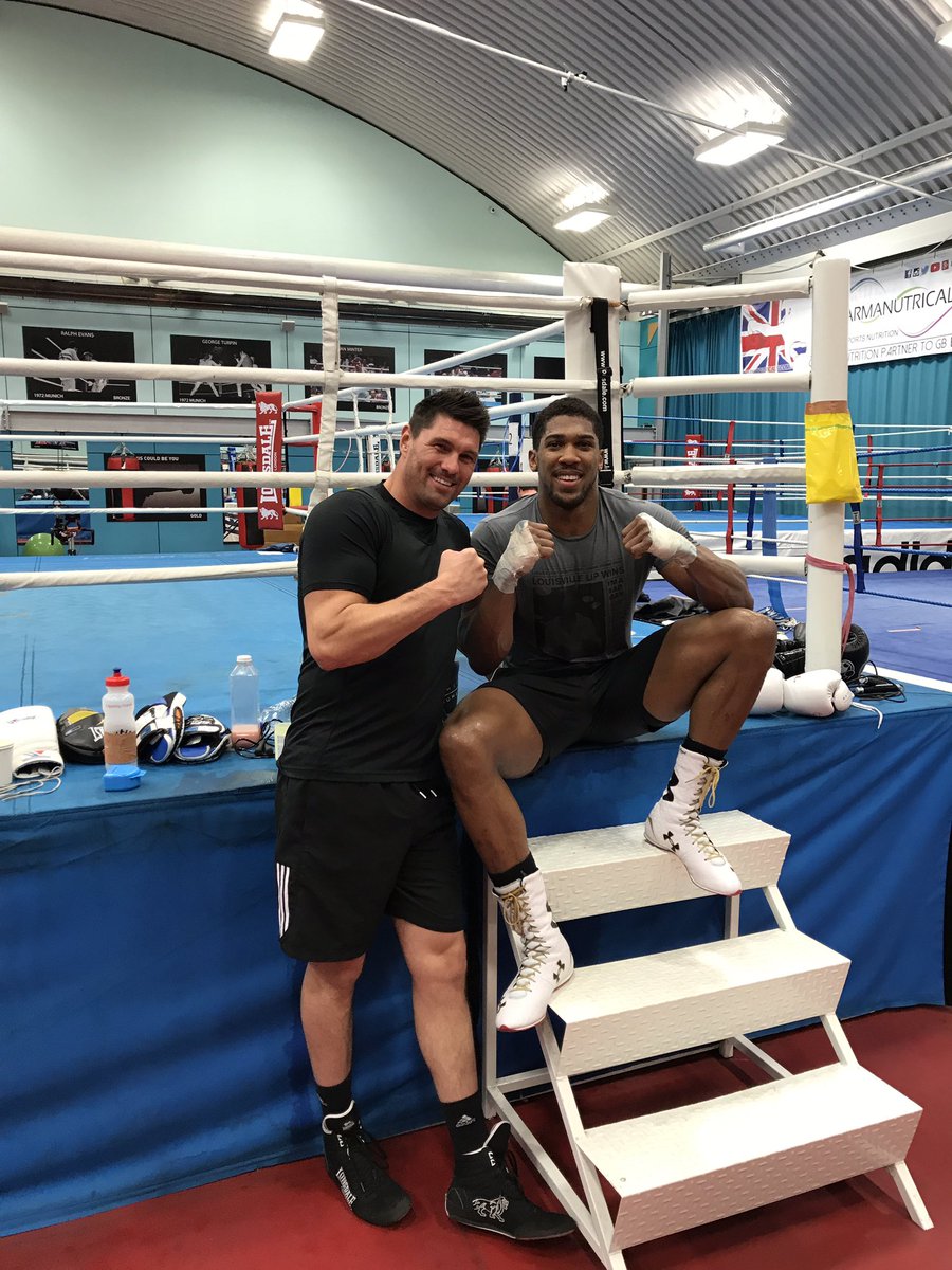 karlbeard's tweet photo. Honoured and Privileged to have watched another 15 rounds with the champ @anthonyfjoshua @JoeJoyce_1 @Lawrence_tko https://t.co/fHpu9rNGF4