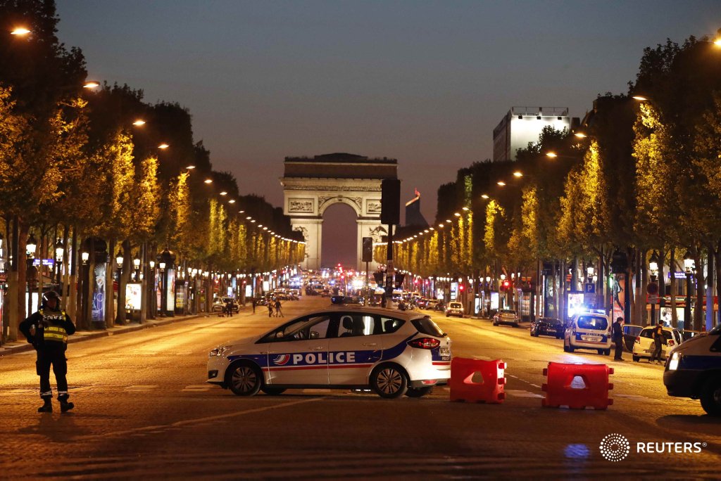 Attentat à Paris 20/04/17 C94ZToNXkAEhwpA