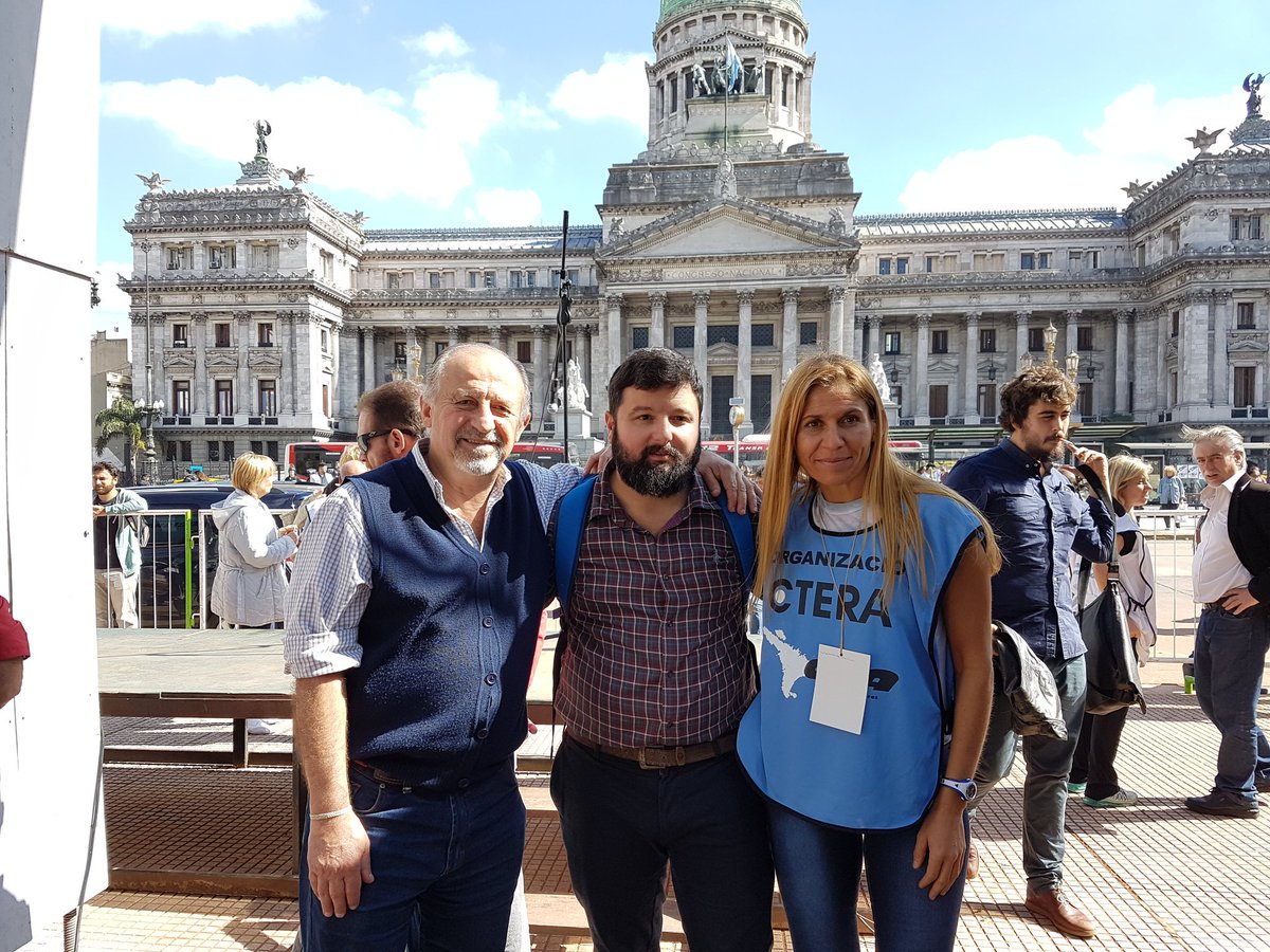 Sitrajunacion's tweet photo. Bancando la. Lucha docente https://t.co/9t3qIa40X5