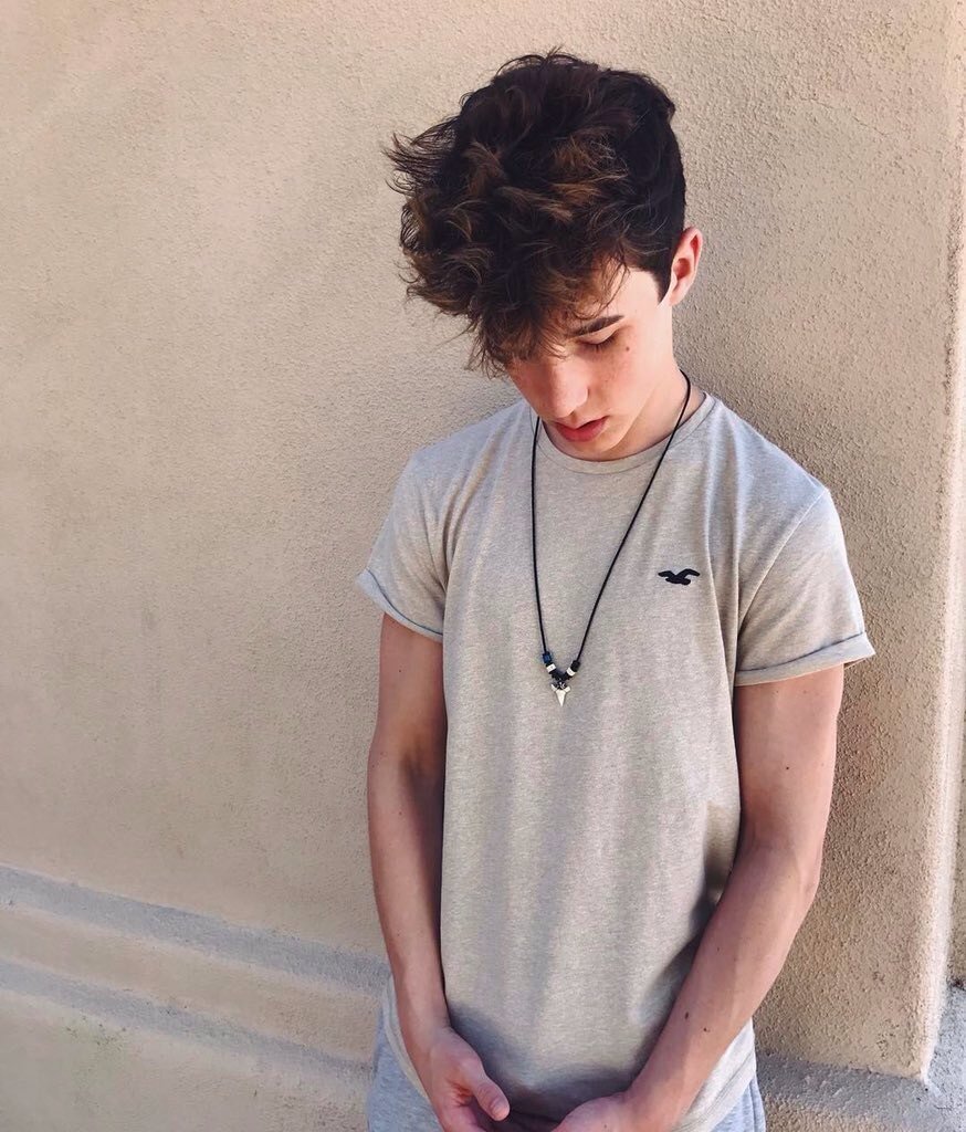 #mct @rowlandboii he's my bigger older sexier hotter seductive brother and I love him more than anyone