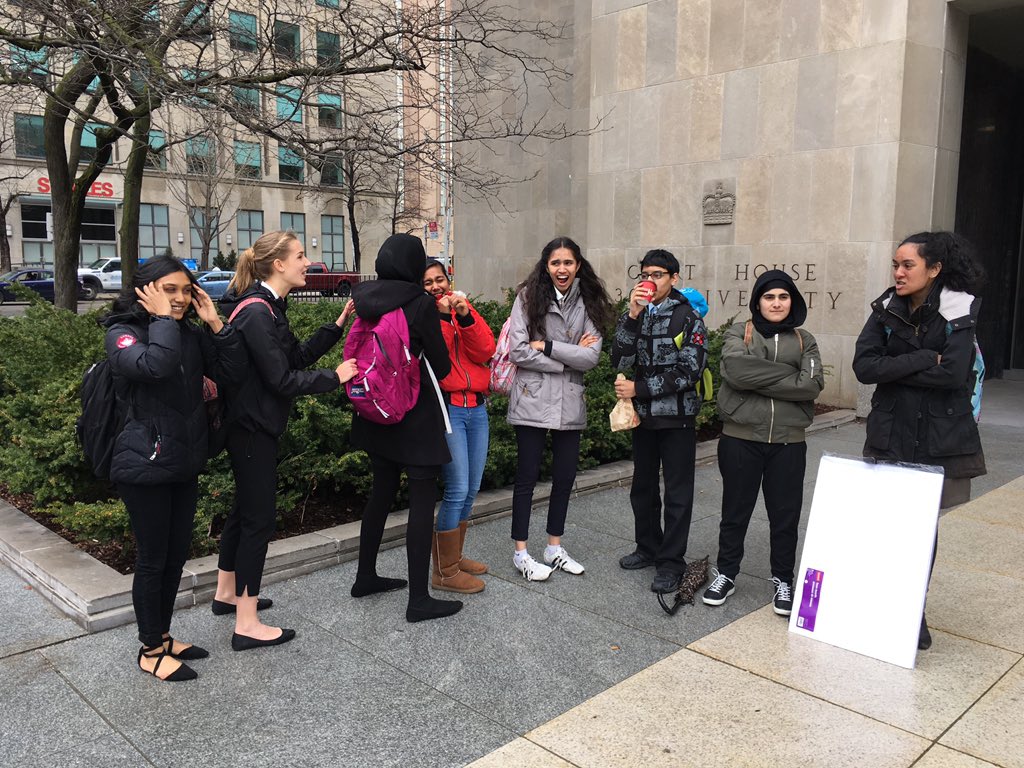 lflfilipe's tweet image. The @TDSB_Kipling @OO_CMT Mock Trial team is ready to go!