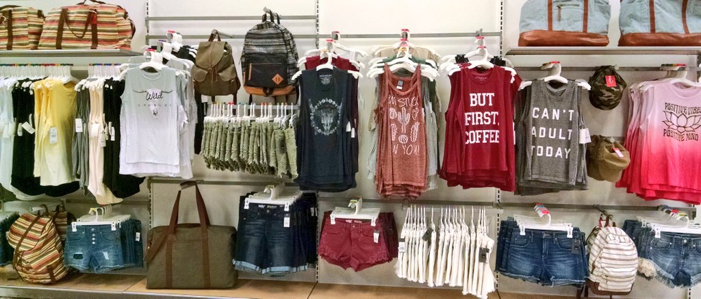 Fun fun #summervibes #vmtl #targetstyle <a href="/SamanthaVMML/">Samantha Snow</a>