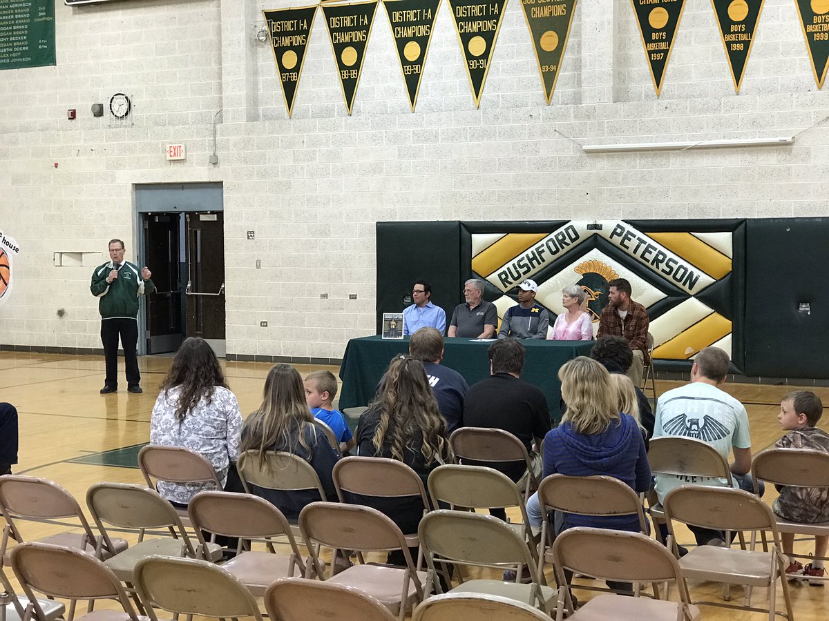 johncasperjr's tweet photo. Rushford-Peterson's @NoahKCarlson makes it official, signs with Michigan for track and field. https://t.co/xaAiDmyDlI