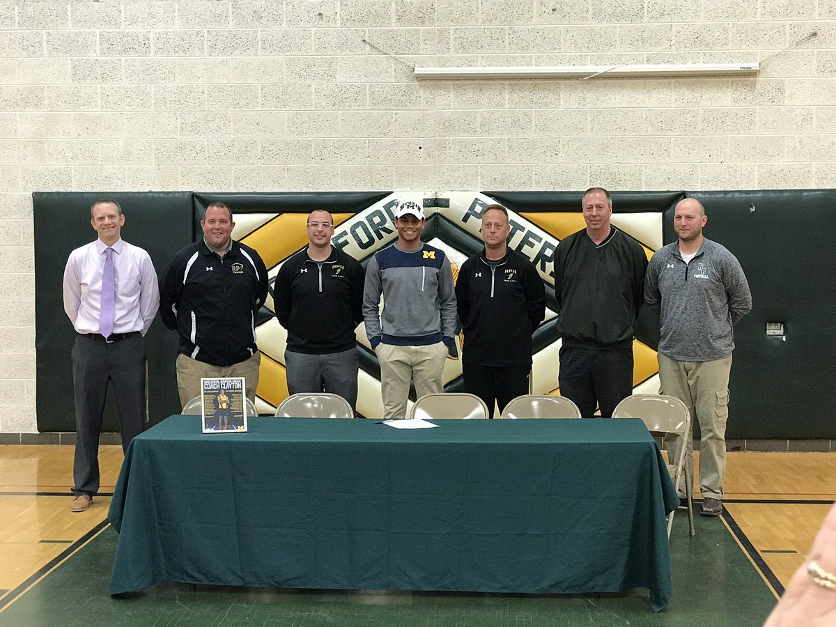 johncasperjr's tweet photo. Rushford-Peterson's @NoahKCarlson makes it official, signs with Michigan for track and field. https://t.co/xaAiDmyDlI