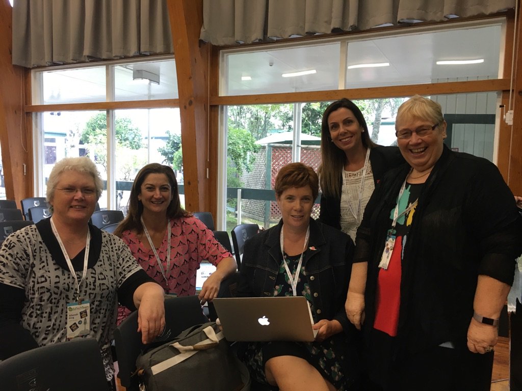 Ready for #edtechsummit Day 2 with <a href="/Allanahk/">Allanah King  ADE</a> <a href="/digitallearnin/">🚀Justine☆Driver💡</a> <a href="/FionaGrant/">Fiona Grant</a> <a href="/Juliet_Revell/">Juliet Revell</a>