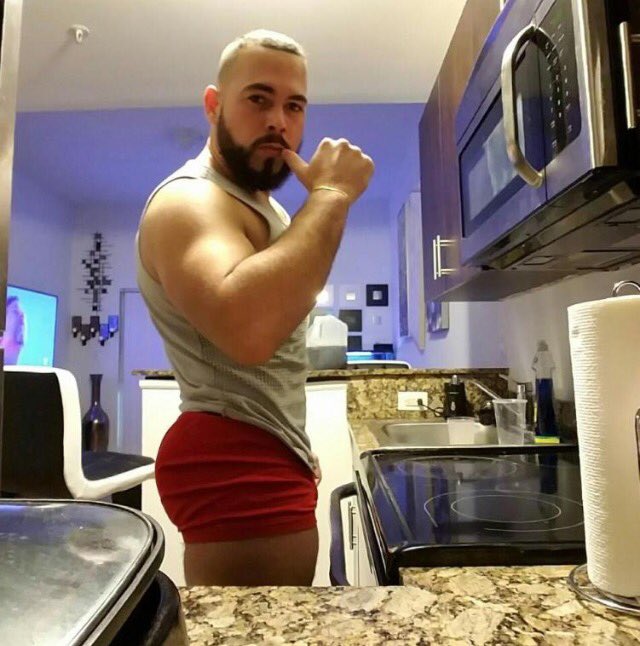 MaleActiveSex's tweet photo. Latin man #gayguy #miamigayguys #miamiguys #stud #cock https://t.co/6XHqA9U0Km