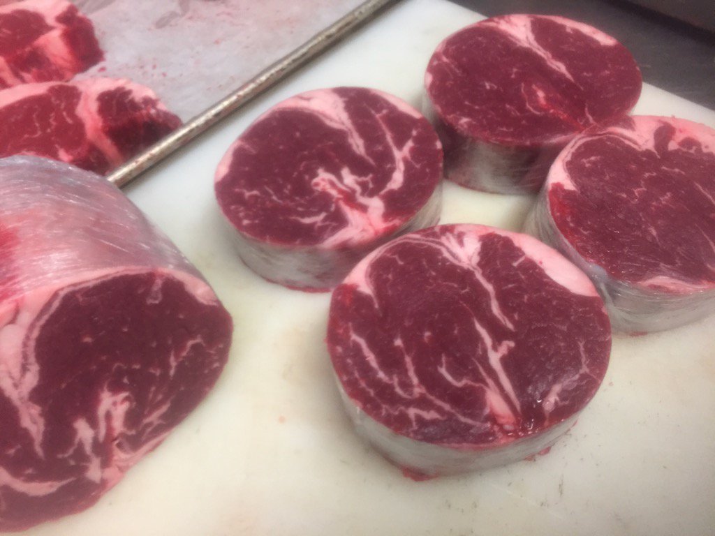 Booneou812's tweet photo. Presented the Cheteau Medallion to Huron Oaks Golf in Sarnia - great steak https://t.co/RNXunCgn4b
