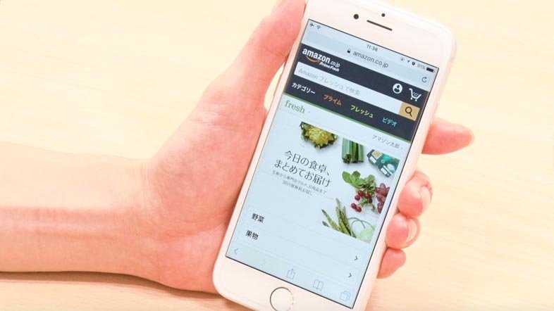 gizmodojapan's tweet photo. 「Amazonフレッシュ」キタ！ 最短4時間で生鮮品をお届け。“スーパー、お前が来い”が現実に https://t.co/Z5GWZjiIHK https://t.co/6vXkm9H4zY