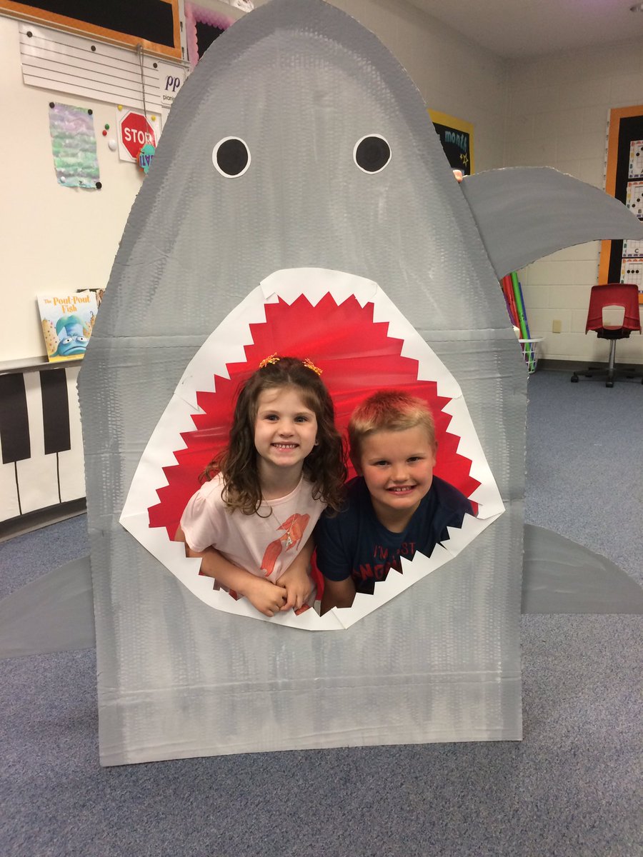 MissLMusic's tweet photo. Make sure to check out the Shark photobooth at the show tonight! Just be careful... the teeth are sharp! 💦😬 #LPSelma #UndertheSea https://t.co/zBrF4LPRbn