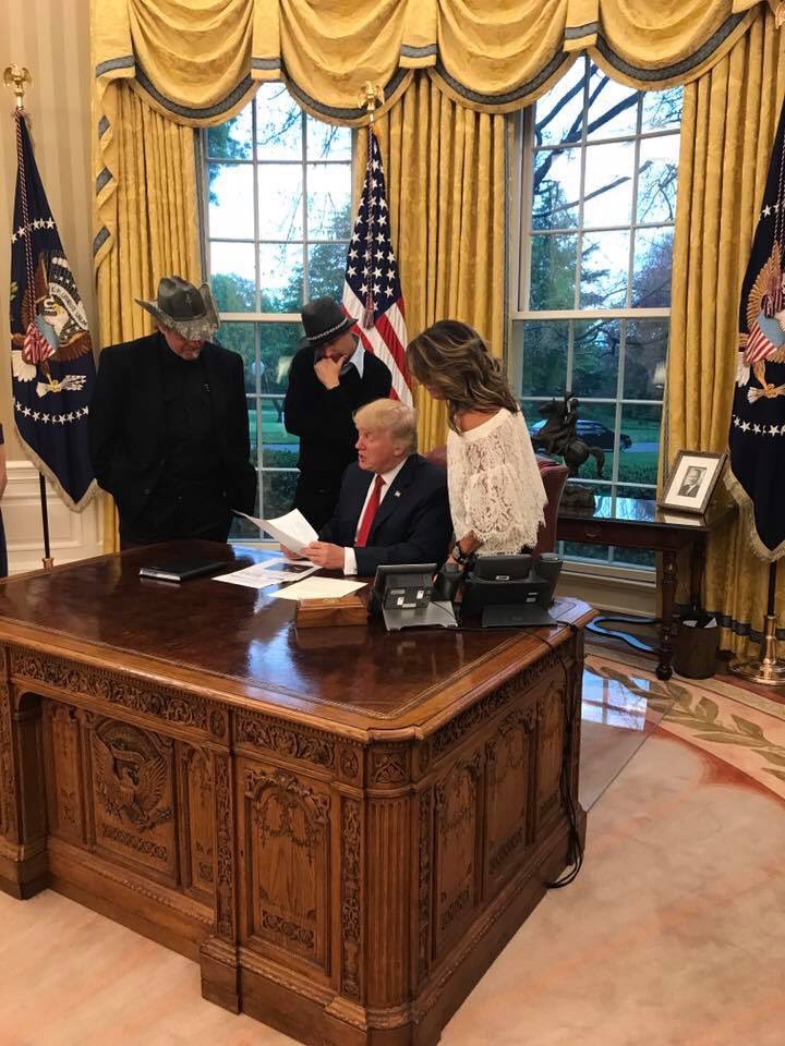 chizmund's tweet photo. "And this one is a horsey I drew, and this one is what it would look like if Ivanka was my wife, and this one..." https://t.co/8jz5YkNtnW