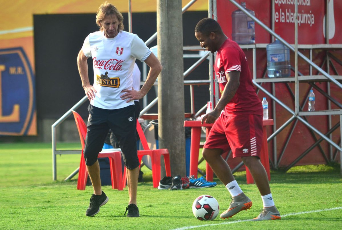TerrapeDeportes's tweet photo. Farfán respalda la continuidad de Gareca en la @SeleccionPeru 
► https://t.co/8YMo927xSU https://t.co/XiucQd3m0H