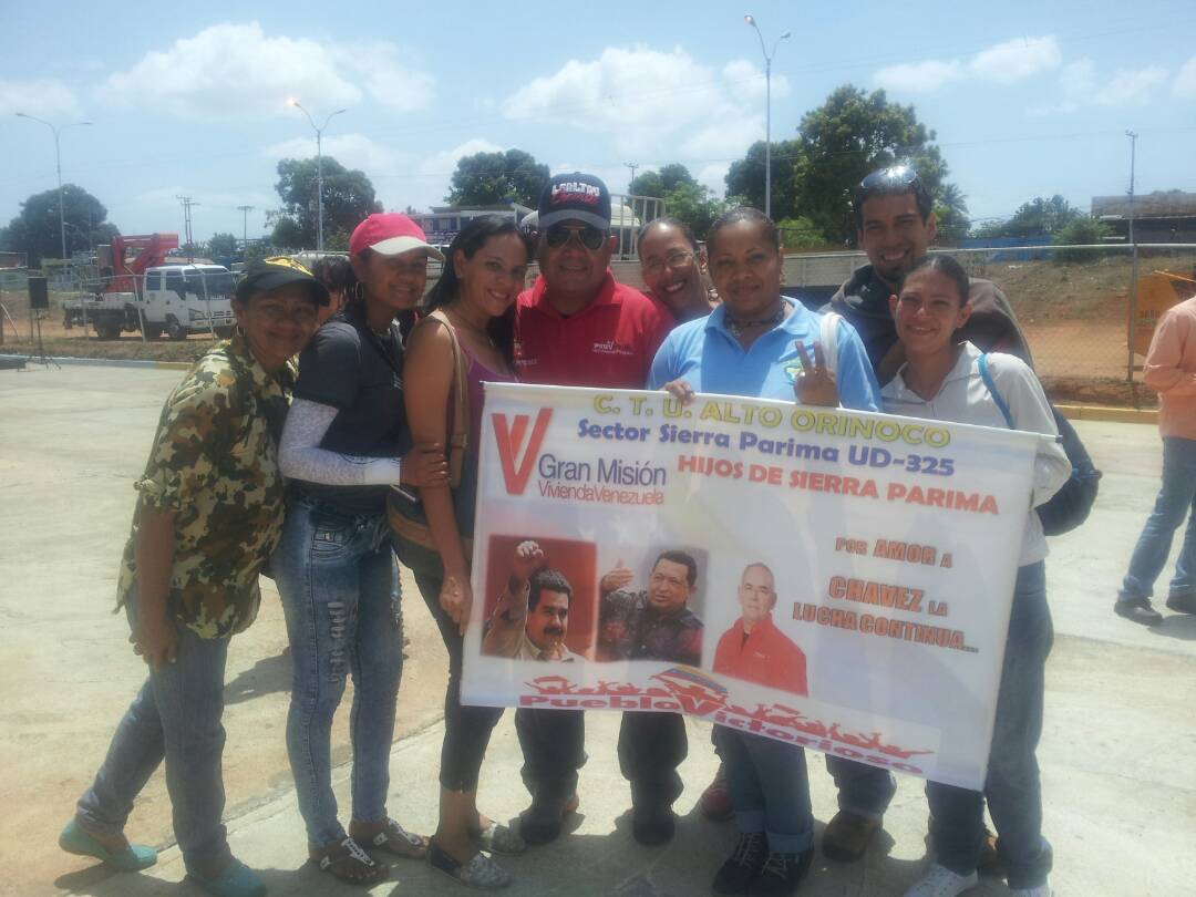 torrealba_valle's tweet photo. Los @hSierraParima presentes y consecuentes en el #JuevesDeVivienda desde el Edo  Bolívar con @MQuevedoF @rangelgomez @hherrerajimenez https://t.co/8EjPYvr8y0