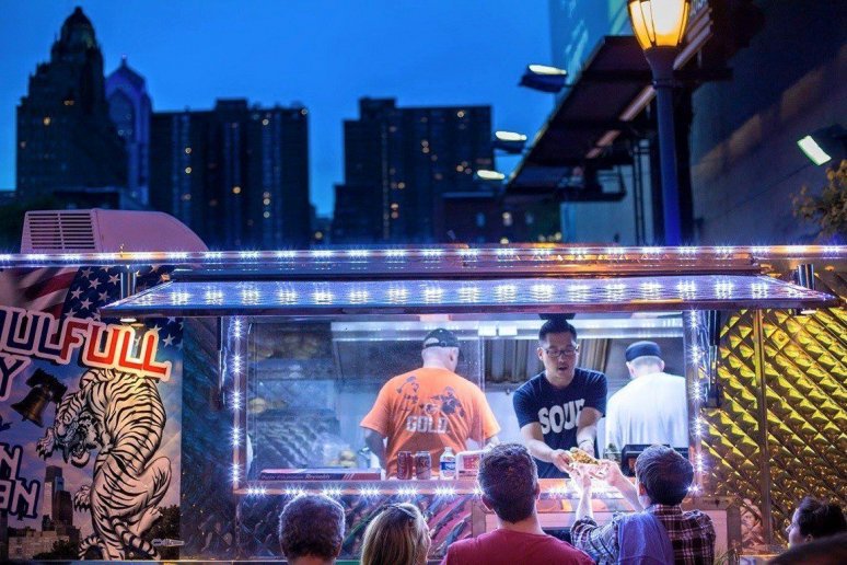 Daily Meal tweet media