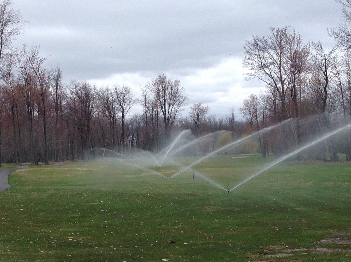 marc_dumais's tweet photo. First Time in 35 years, not even one break on 36 Holes! https://t.co/m3qdkKk8gl