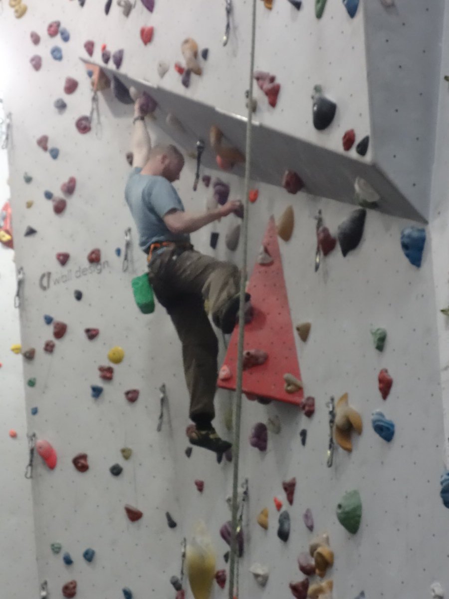 mountain-instruction tweet media