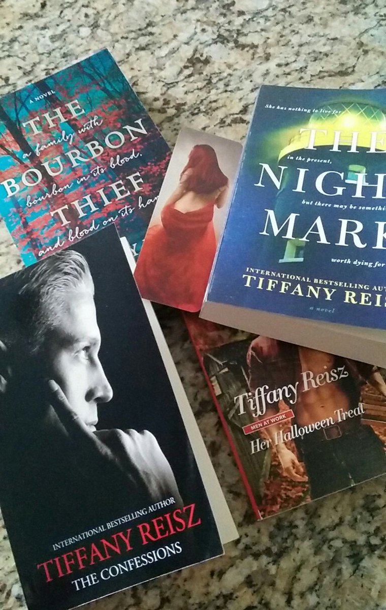 @tiffanyreisz you're the BEST!!! Surprise in my mailbox today! 😍💓😘