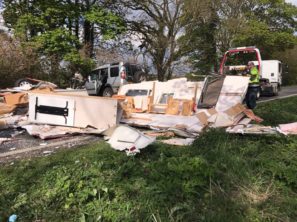 It brings a new meaning to that #Caravan is all over the road! Must be one  of the unstable tow vehicles #Discovery