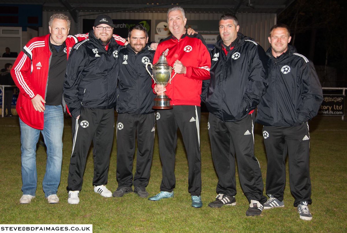 bmouthmanorfc's tweet photo. Poole Bay Cup Winners ⚽🔴⚫️🏆 #champions #UTM https://t.co/n4ONkpkBnt