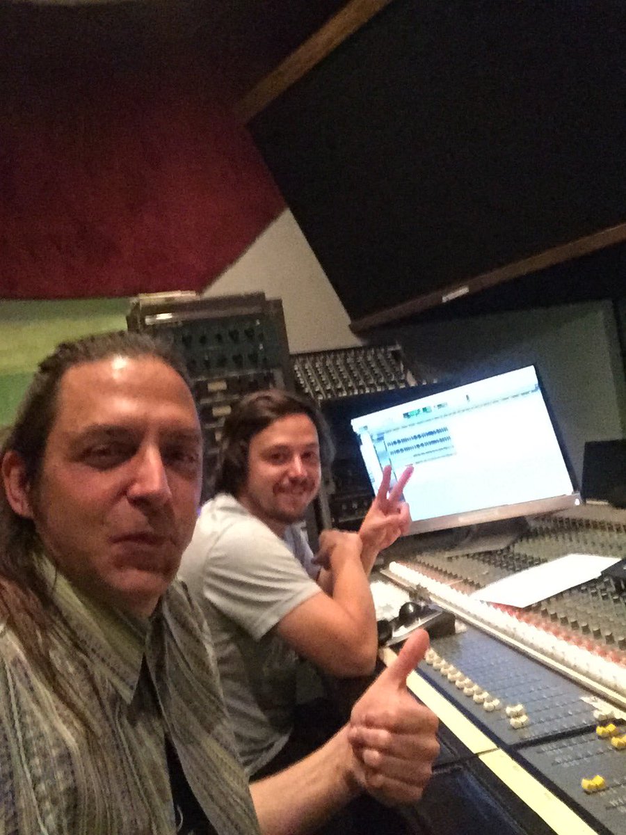 pK_solo1's tweet photo. Tracking Rick Steff !!! #WesleyGraham #pK #PhillipsRecordingStudios #MemphisMagic https://t.co/qN2vJjqBBw