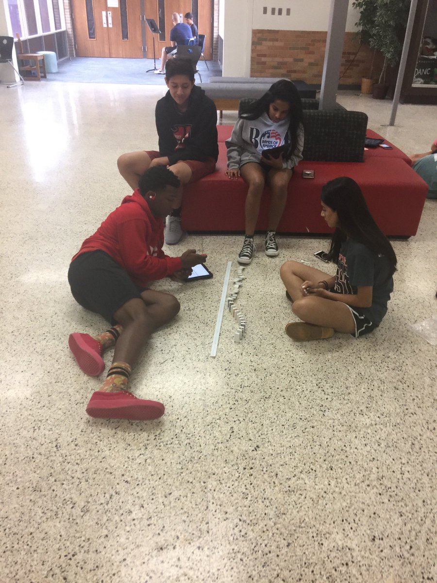 CoachHallCMSW's tweet photo. Physics time! #dominolab #makingconnections #physics https://t.co/F5lhBOzXuc