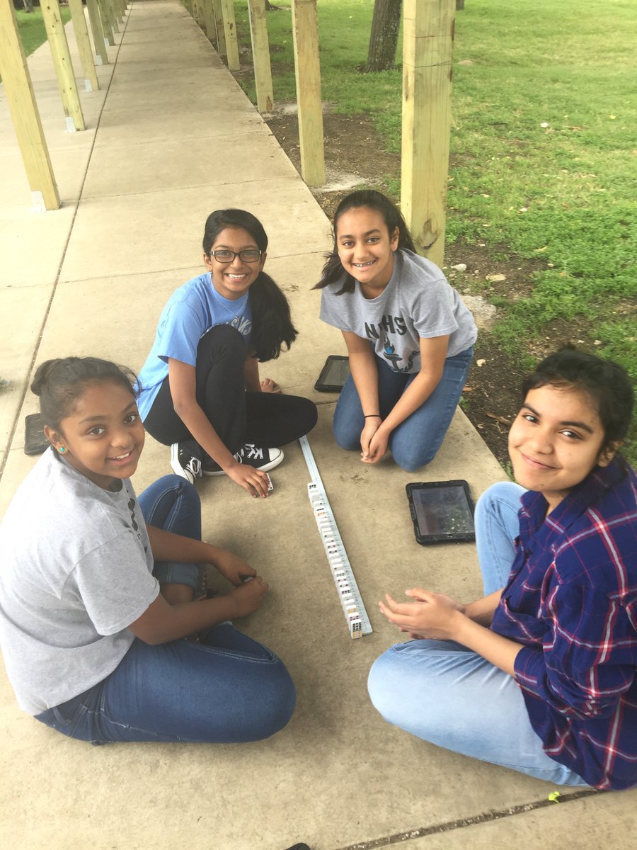 CoachHallCMSW's tweet photo. Physics time! #dominolab #makingconnections #physics https://t.co/F5lhBOzXuc
