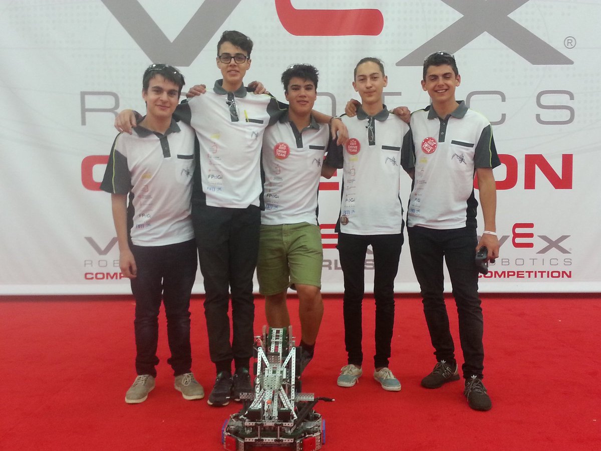 Innova't Virgins, ha empezado con ánimos en el #VEXWorlds. A continuar así los dos próximos días
