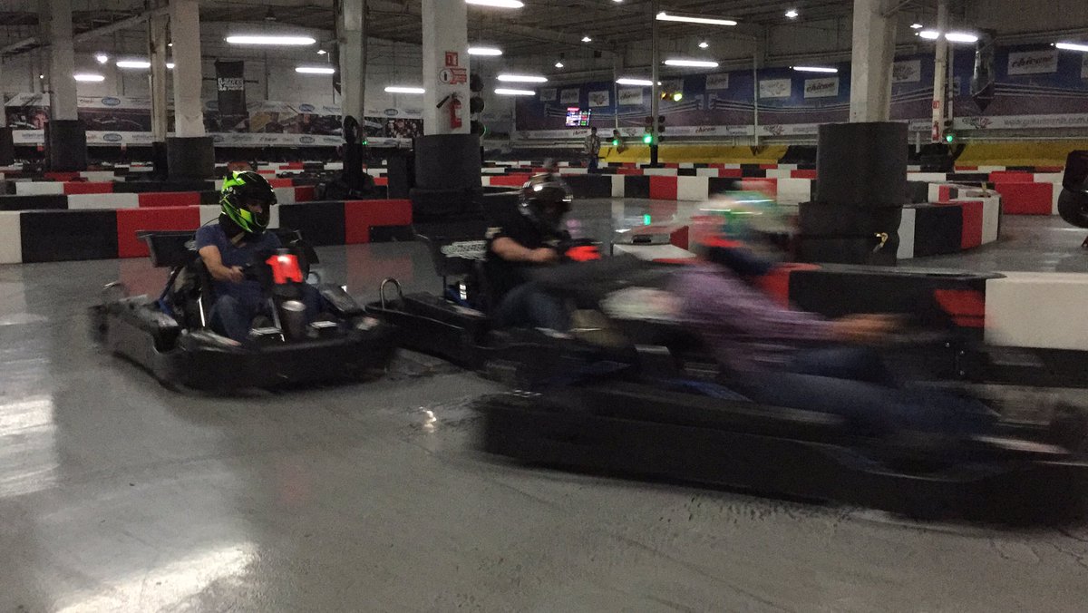 MAFLOAG's tweet photo. Así las cosas ahorita en la #CarreraConCausa en @GoKartMania https://t.co/badhPBFv96