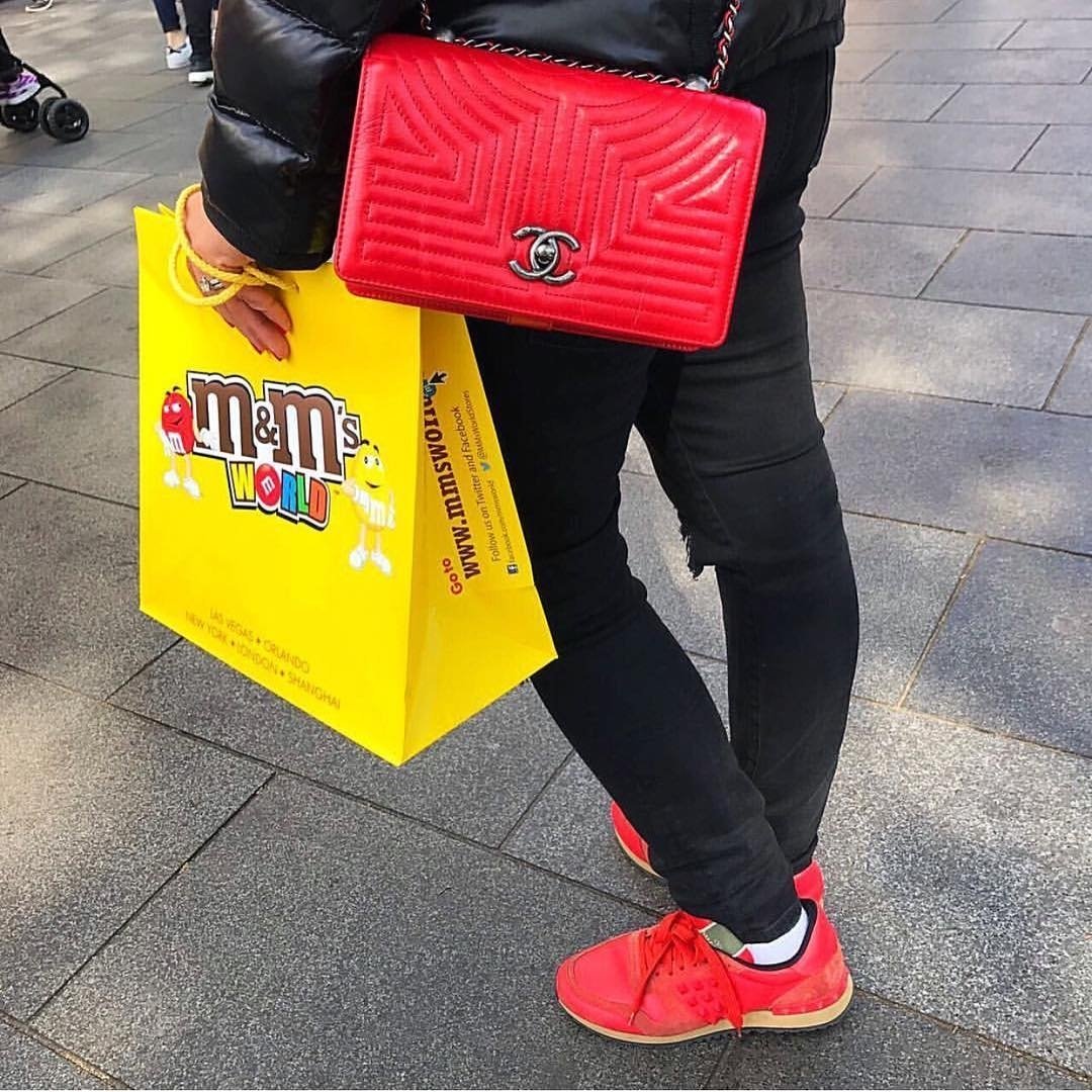 ParentSmart_Co's tweet photo. Red with Chanel
หนึ่งในแบรนด์กระเป๋าที่เริศที่สุด
กับโทนสีแดงสุดร้อนแรง
#threeglory #CHANEL https://t.co/38hddHa04X