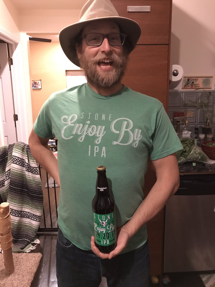 mattylang's tweet photo. #EnjoyBy .... Today!
Thanks for the pint of #DevastatinglyDank @StoneBrewingCo
Hope u had a great holiday 😋🌳 https://t.co/OX9yetoiZO