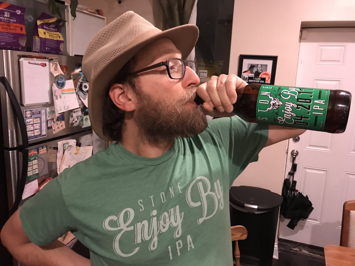 mattylang's tweet photo. #EnjoyBy .... Today!
Thanks for the pint of #DevastatinglyDank @StoneBrewingCo
Hope u had a great holiday 😋🌳 https://t.co/OX9yetoiZO